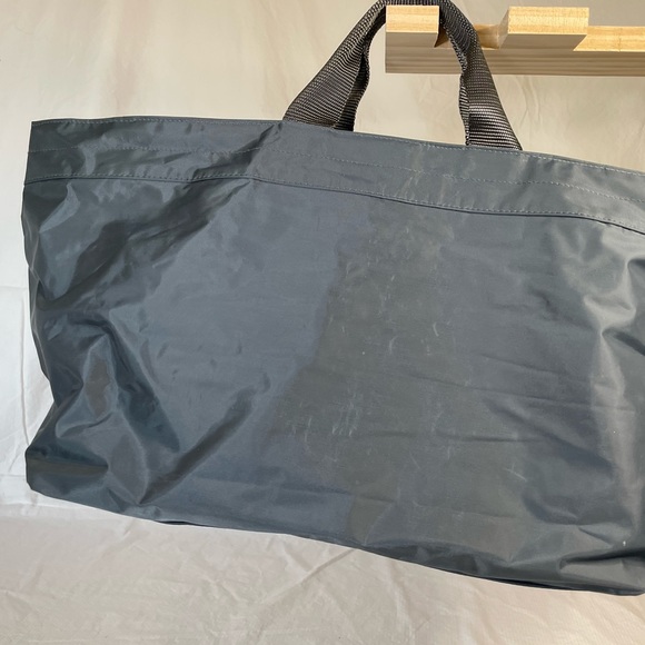 Kenneth Cole Reaction bag - Picture 3 of 4